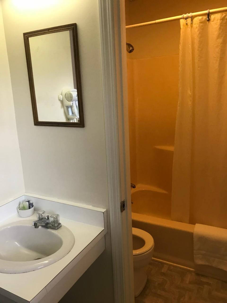 Twin Mountain Four Seasons Motor Inn מראה חיצוני תמונה